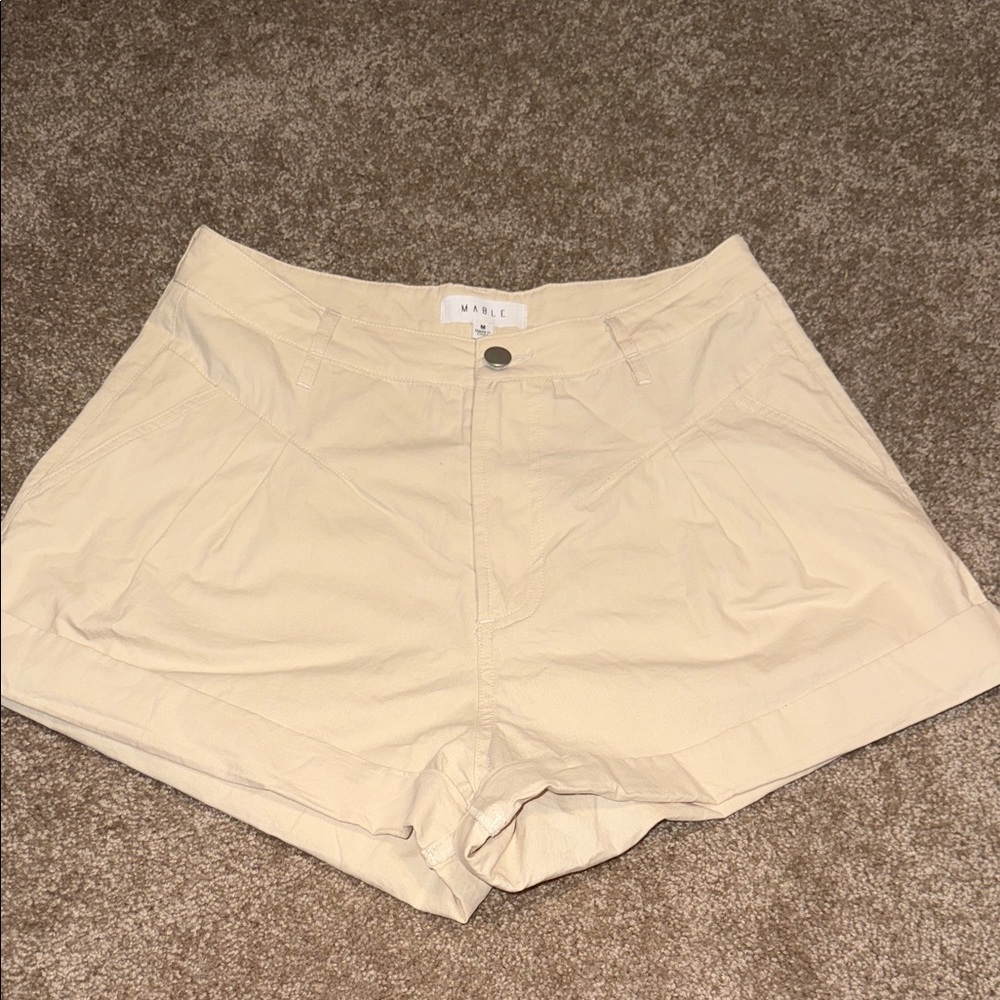 MABLE Women's Pleated High Waist Ivory Shorts. B5